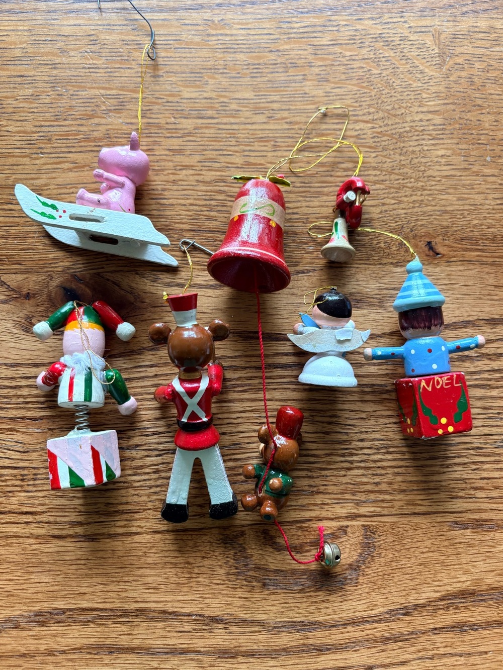 VTG 90’s set of 7 Wooden Christmas Ornament Set - Assorted Colors and sizes - Picture 3 of 16